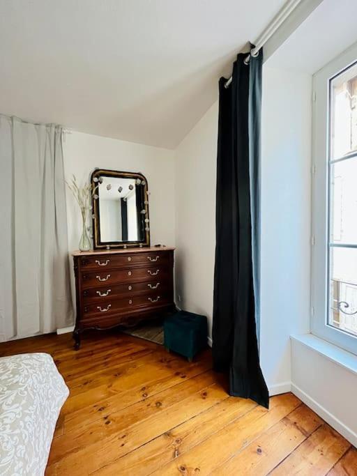 Appartement - Centre Ville Historique - Avec Vue Aurillac Kültér fotó