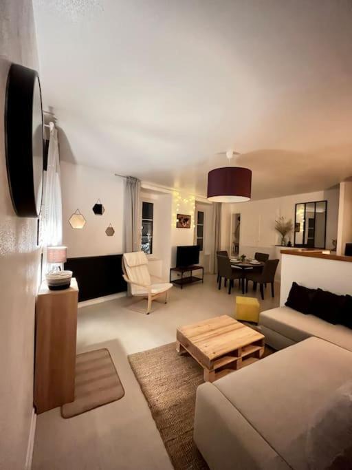 Appartement - Centre Ville Historique - Avec Vue Aurillac Kültér fotó